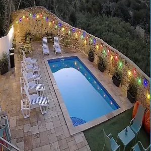 https://inhawi-hostel.hotelssaintjulians.com