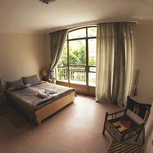 https://mr-martins-cozy-place.hotels-addisababa.com